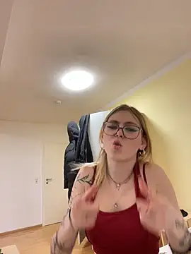 Milly-Kiss live sex cam