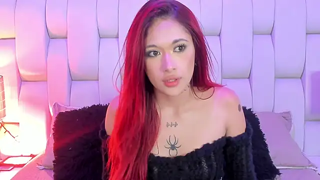 SkinnyFoxy live sex cam