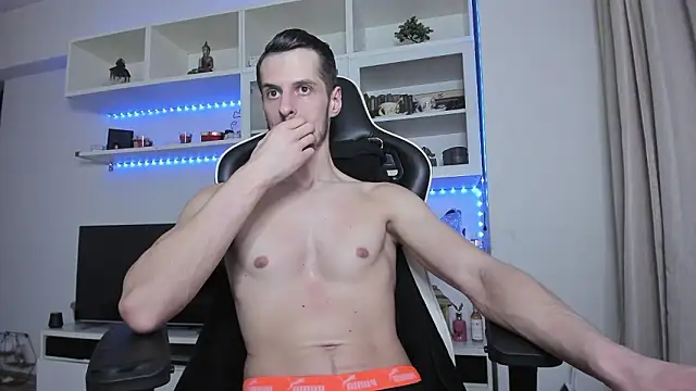 ToddClaytonn's cam snapshot