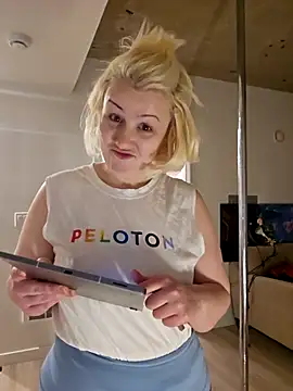 VirginDaisy's cam snapshot