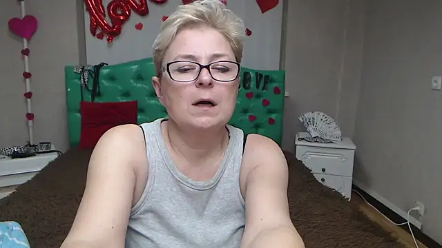 EmiliaGree's cam snapshot