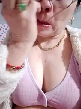 small-house123's cam snapshot