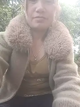 cutebobi's cam snapshot