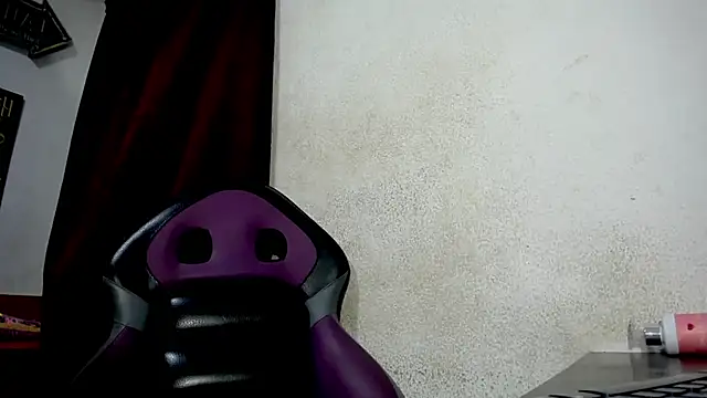 diabla_sexyboobs's cam snapshot