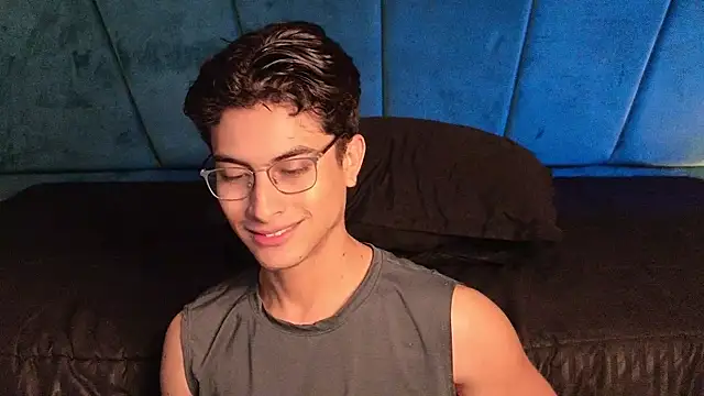 Aaron_Eze's cam snapshot