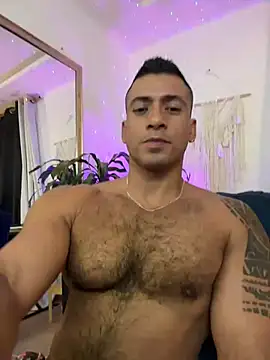 aaroncolombia live sex cam