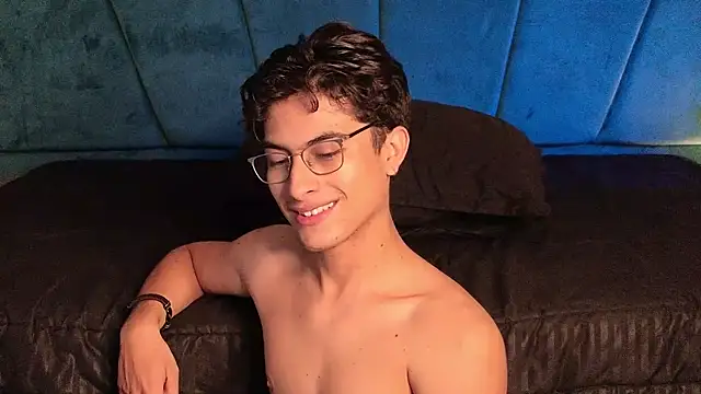 Aaron_Eze live sex cam