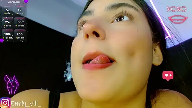 Emily_vill's cam snapshot