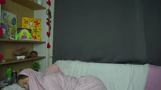 BevHanni's cam snapshot