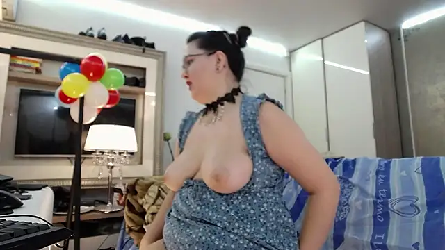 ILoveToFeelU's cam snapshot