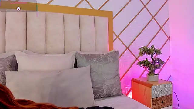 TaniaSmith1 live sex cam