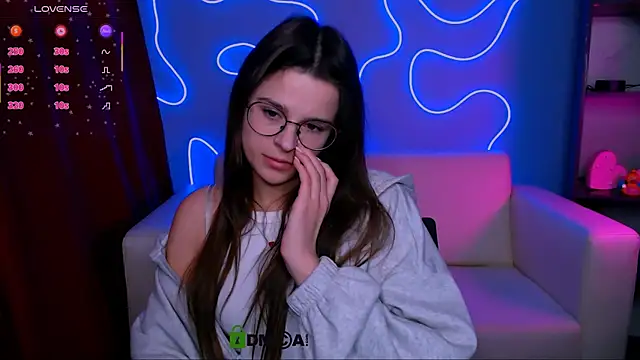 berry_alma's cam snapshot