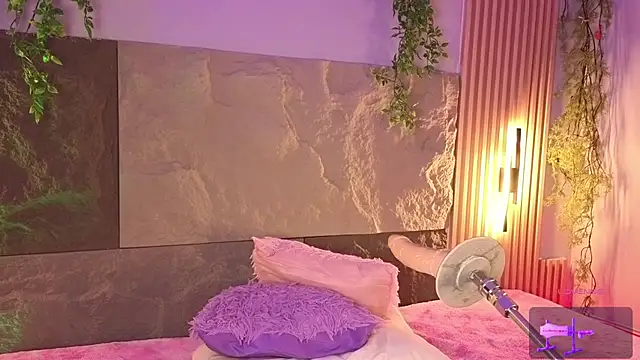 Lolalewis777's cam snapshot