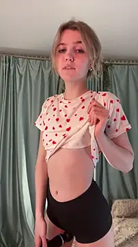 FannyRayy's cam snapshot