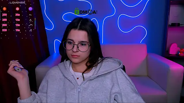 berry_alma's cam snapshot