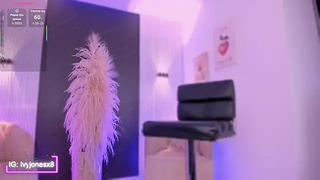 IvyJonesX's cam snapshot