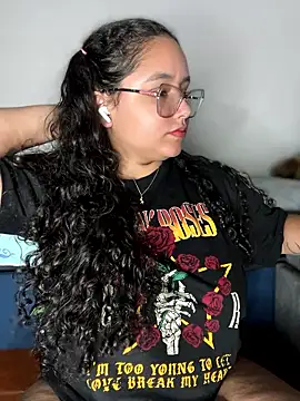 CurlyGirl_1's cam snapshot