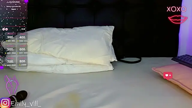 Emily_vill live sex cam