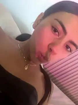 Lilybeeth live sex cam