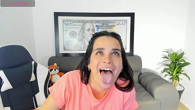 LucianaMoreau's cam snapshot