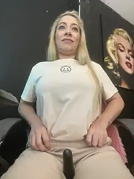 viktoria_davis_'s cam snapshot