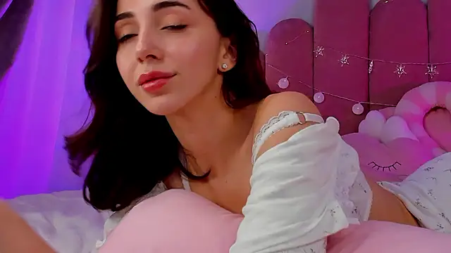 ElsaYoung's cam snapshot