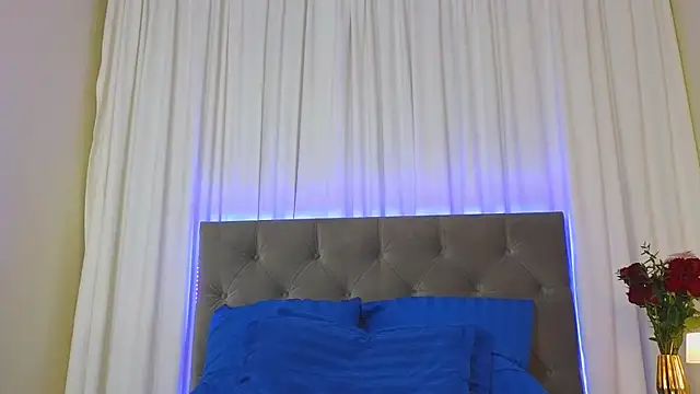 Ariana_Petite live sex cam