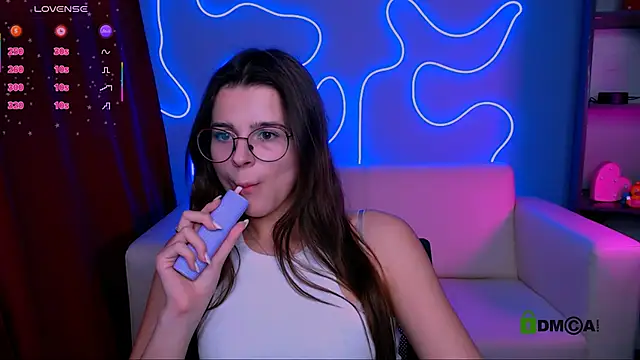 berry_alma's cam snapshot