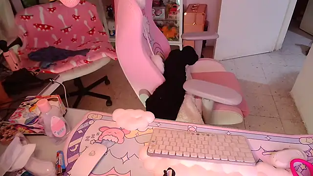 kaithra live sex cam