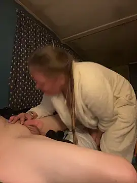 biggdaddyandqueenn live sex cam