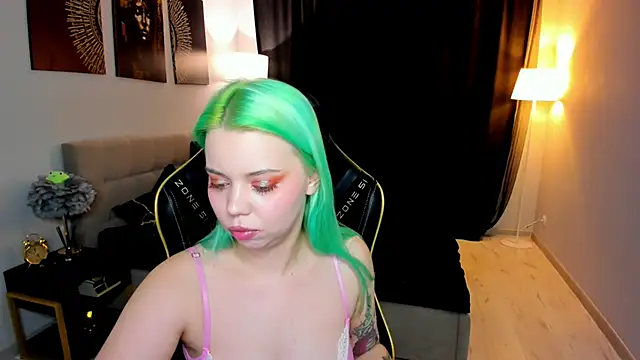 EnergyBunny_1's cam snapshot