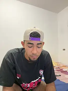 youngalexofficial live sex cam