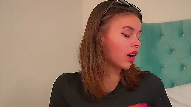 PollyLanders's cam snapshot