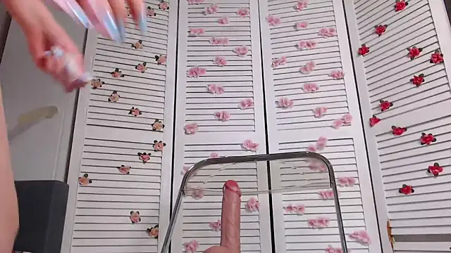 sofiaa_here's cam snapshot