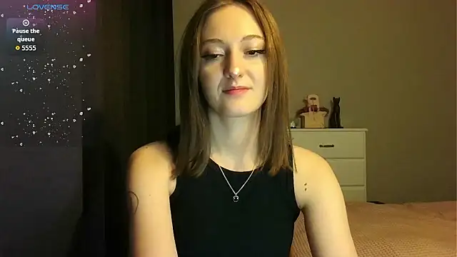 white_liillyy's cam snapshot