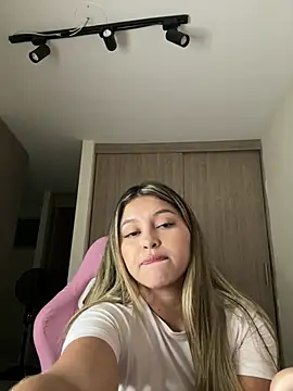 lunablossom_ live sex cam