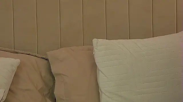 reyabaines's cam snapshot