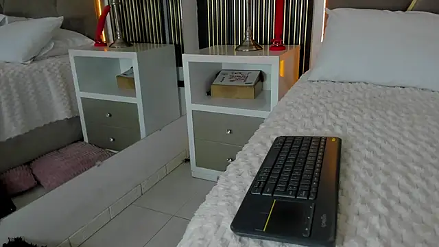 Thaliaa_Queen's cam snapshot