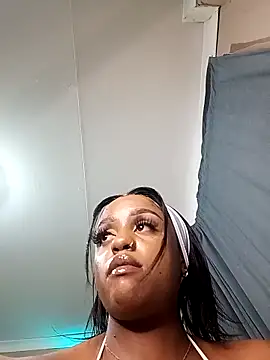 Queen-Chocolate live sex cam