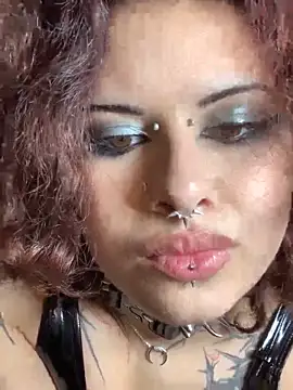 LisaLoverqs live sex cam