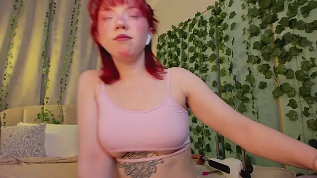 Love_is_Lola's cam snapshot