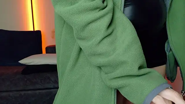 lizdevine live sex cam