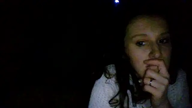 brunettebabexo3's cam snapshot