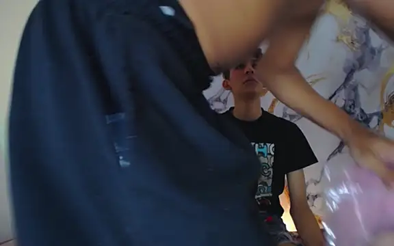 Pleasure_boys_hot's cam snapshot