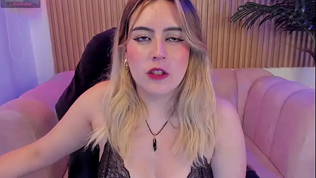 Jenny_Wolridge_'s cam snapshot