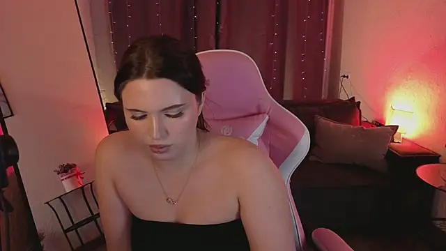 Avery_Flores's cam snapshot