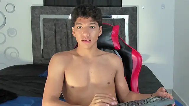 Maximiliano_Khalil live sex cam