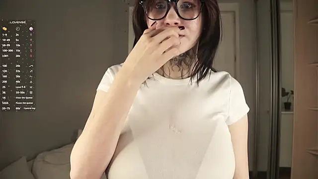 LynLainson live sex cam