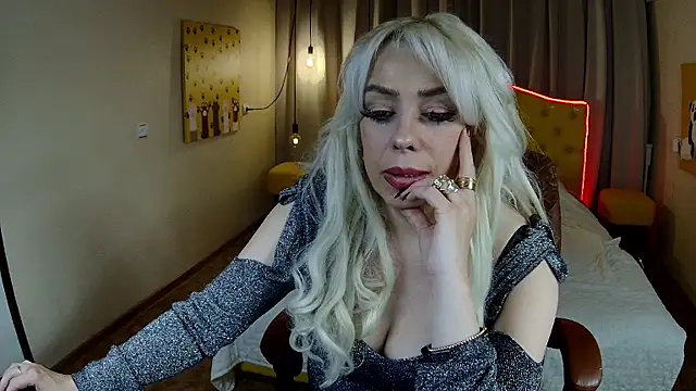 KatrinaCharm's cam snapshot