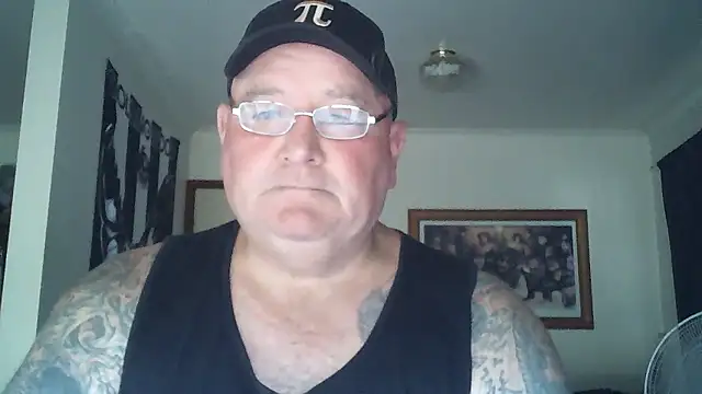 KINKYBLUEYES69 live sex cam